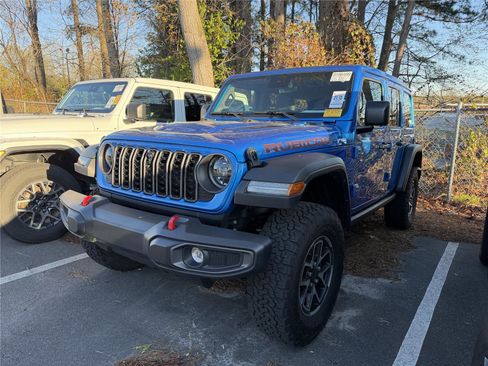 Used 2024 Jeep Wrangler Rubicon w/ Technology Group image 2