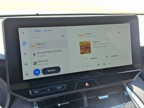 Used 2023 Toyota Venza image 16