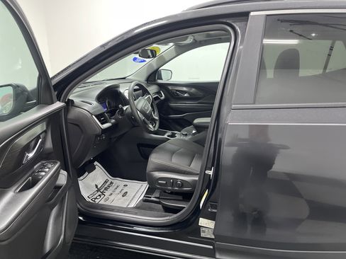 Used 2022 GMC Terrain SLE image 9