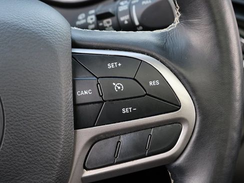 Used 2021 Jeep Cherokee Latitude Lux 80th Anniv w/ Quick Order Package 26U 80TH image 21