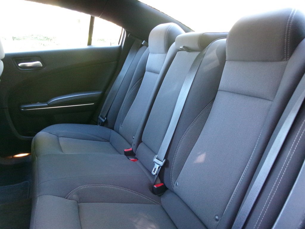Used 2016 Dodge Charger SE RWD image 32