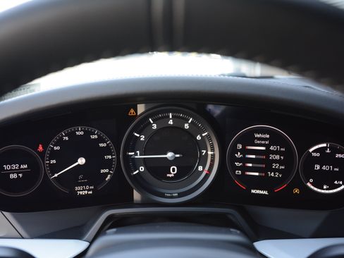 Certified 2024 Porsche 911 Carrera T RWD image 19