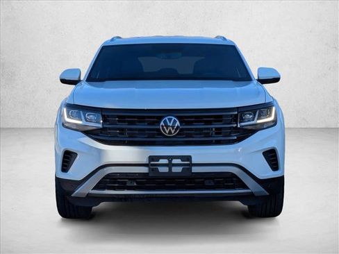Used 2023 Volkswagen Atlas Cross Sport SE image 2