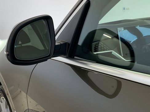 Used 2025 BMW X7 xDrive40i w/ Premium Package image 22