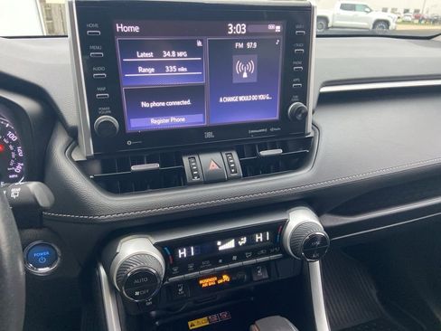 Certified 2022 Toyota RAV4 XLE Premium image 17