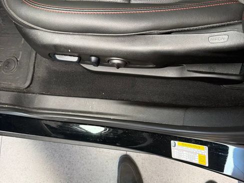 Used 2023 Chevrolet Bolt EUV Premier w/ Redline Edition FWD image 6