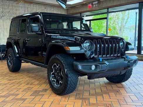 Used 2022 Jeep Wrangler Unlimited Rubicon 4xe w/ Cold Weather Group AWD/4WD image 9