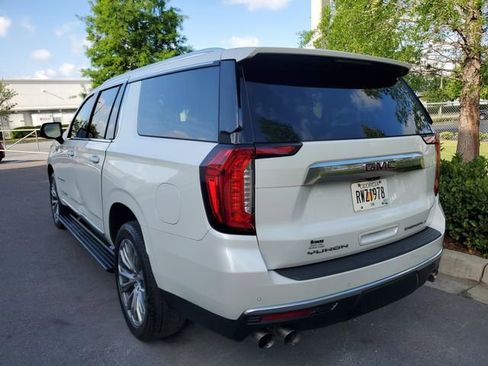 Used 2021 GMC Yukon XL Denali w/ Denali Ultimate Package AWD/4WD image 3
