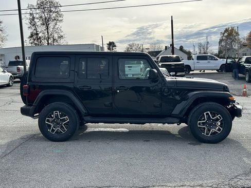 New 2026 Jeep Wrangler Sahara image 5