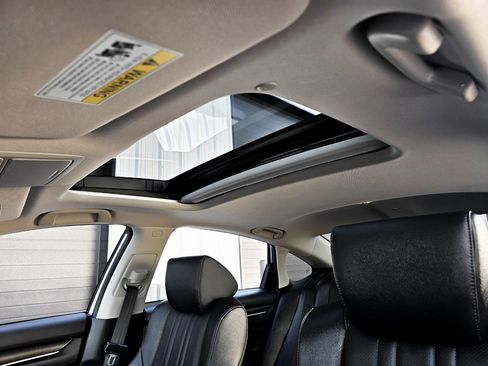 Used 2019 Honda Accord EX-L image 10