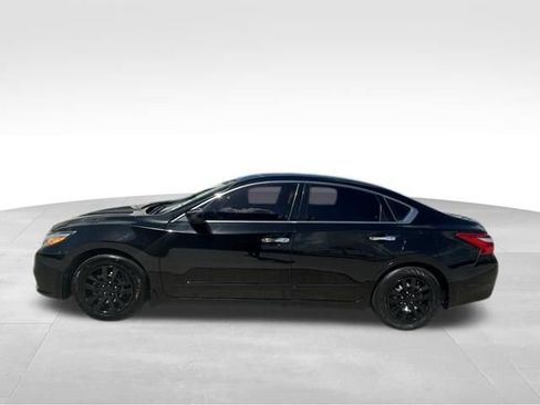 Used 2017 Nissan Altima 2.5 S w/ Power Driver Seat Package image 5