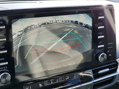 Used 2024 Toyota Sienna XLE w/ XLE Plus Package image 7