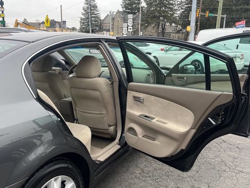 Used 2005 Nissan Altima 2.5 S w/ (S02) Side Airbags Pkg image 15