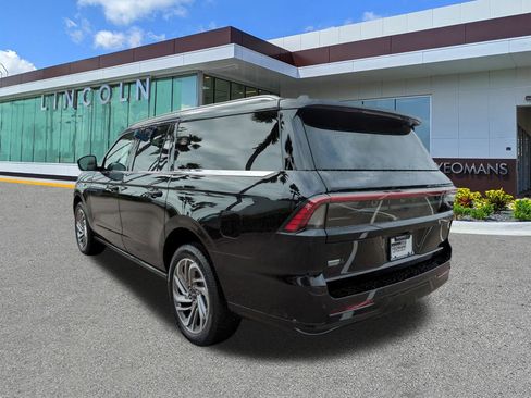 New 2025 Lincoln Navigator L Reserve AWD/4WD image 6