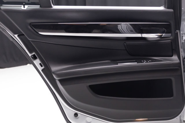 Used 2014 BMW 750i RWD image 54