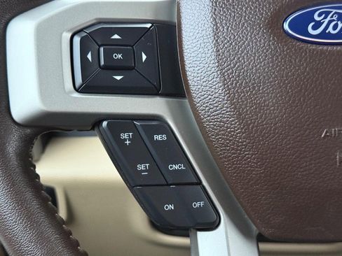 Used 2019 Ford F150 Lariat image 14