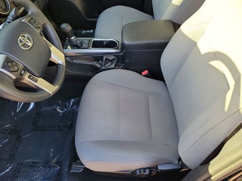 Used 2019 Toyota Tacoma SR5 image 18