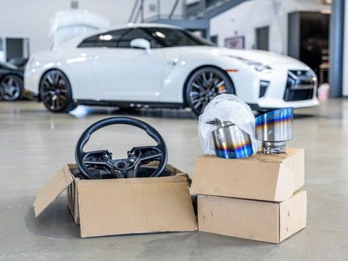 Used 2023 Nissan GT-R Premium w/ Premium Interior Package AWD/4WD image 25