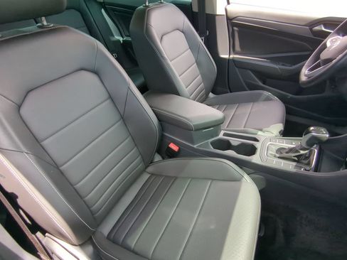 Used 2023 Volkswagen Jetta SE w/ Panoramic Sunroof Package FWD image 10