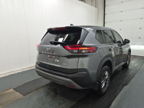 Used 2023 Nissan Rogue S AWD/4WD image 3