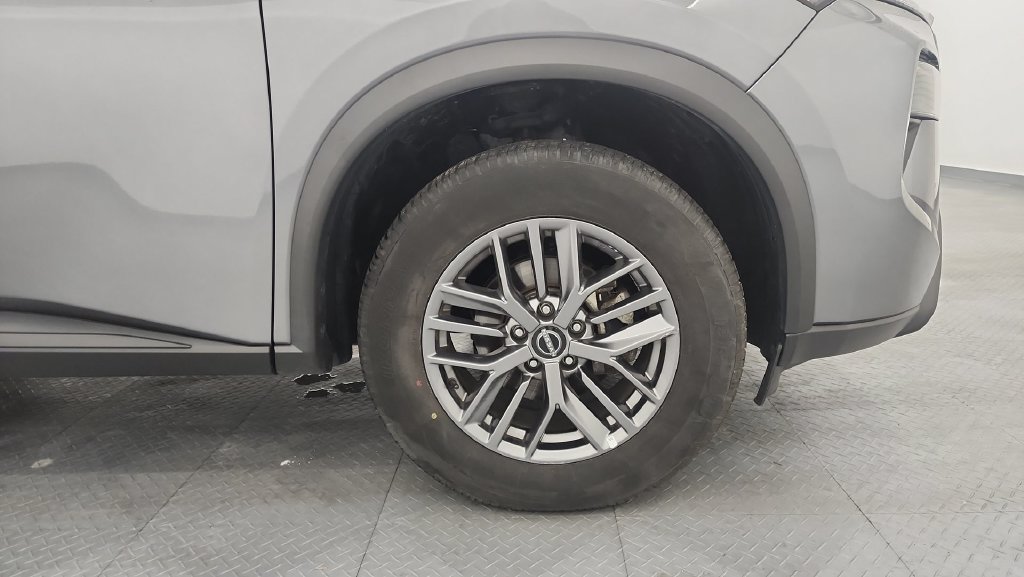 Used 2024 Nissan Rogue S AWD/4WD image 20