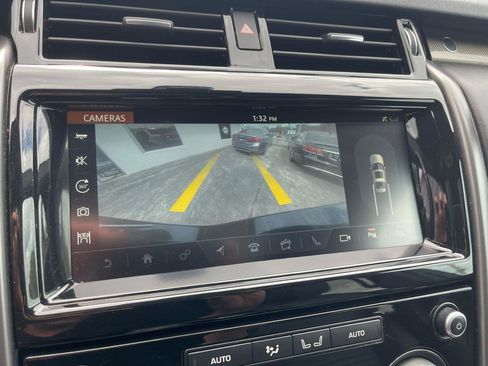 Used 2017 Land Rover Discovery HSE Luxury image 11