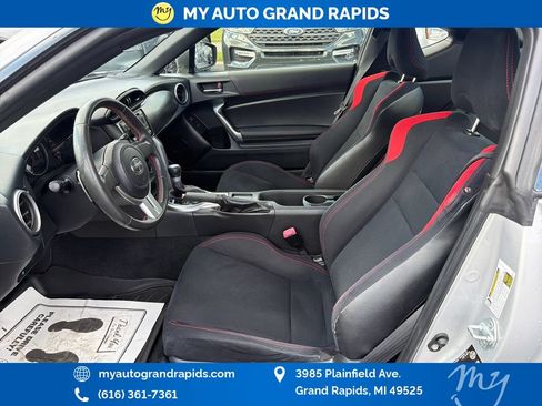 Used 2013 Scion FR-S RWD image 9