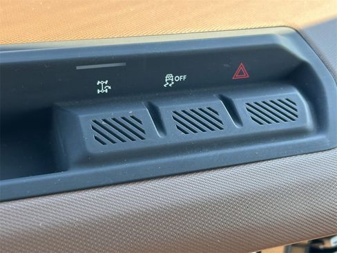 Used 2024 Ford Bronco Outer Banks image 28