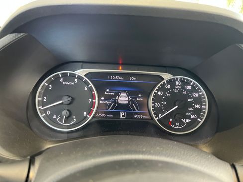 Used 2025 Nissan Sentra SV image 38