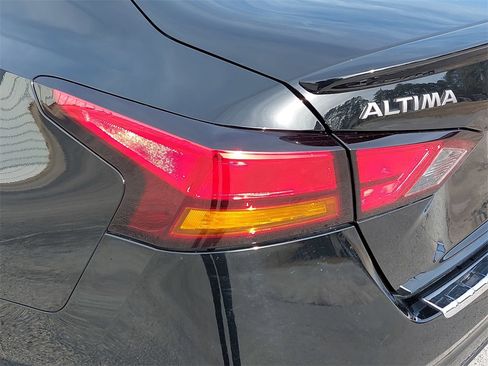 Used 2023 Nissan Altima 2.5 SR image 30
