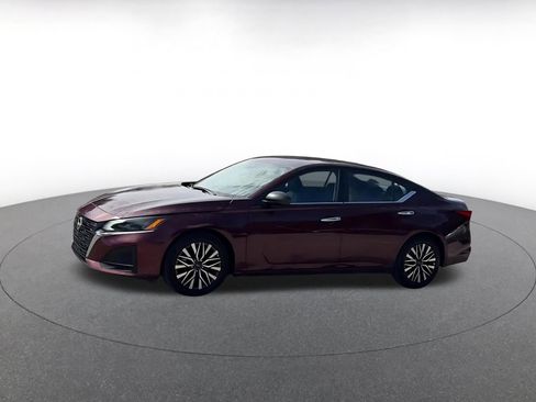 Used 2025 Nissan Altima 2.5 SV image 8