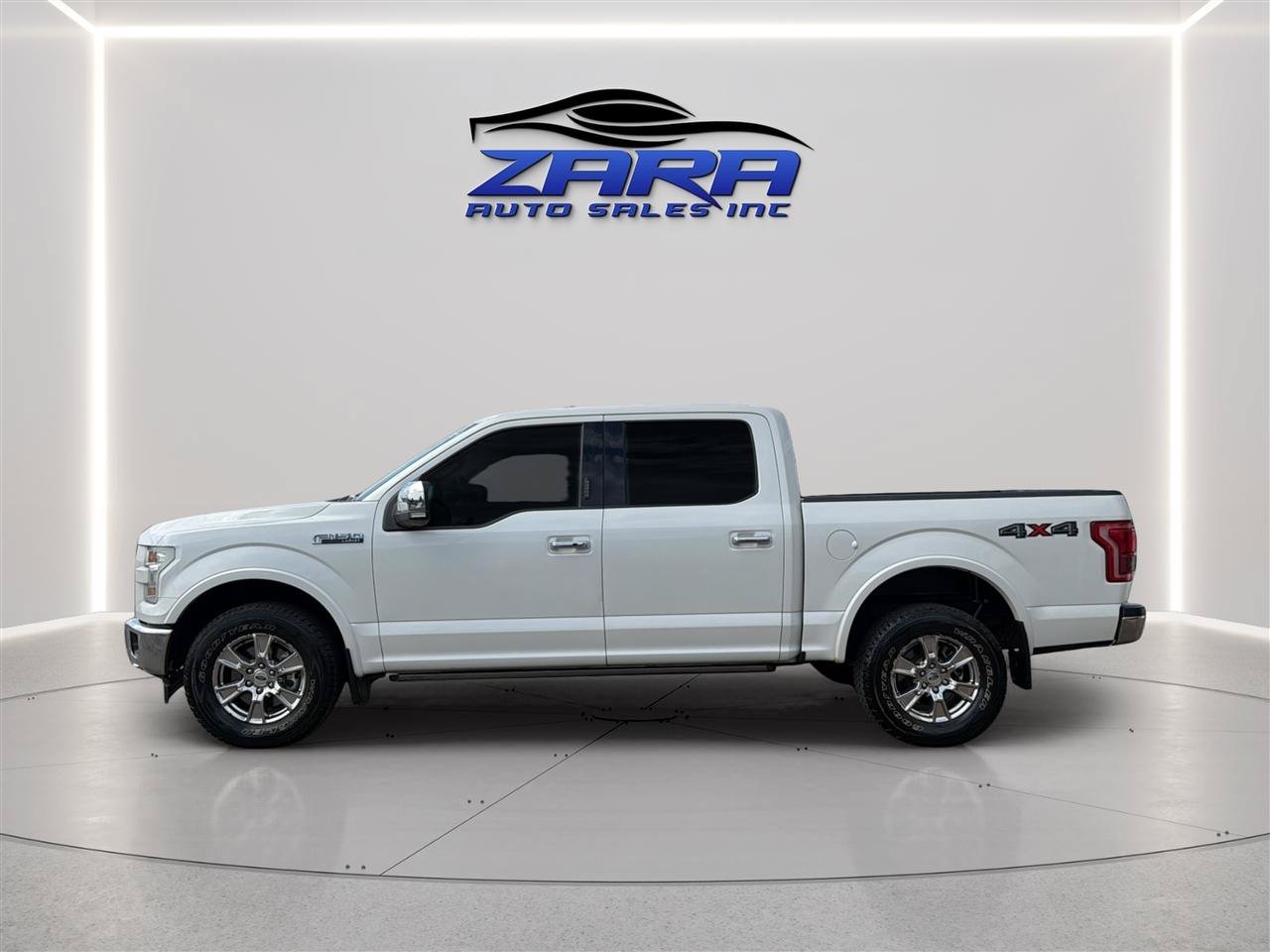 Used 2017 Ford F150 Lariat w/ Equipment Group 502A Luxury AWD/4WD image 4