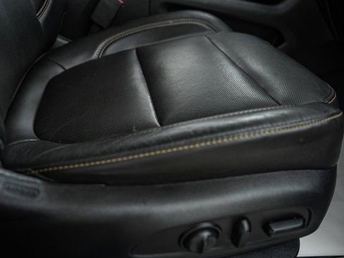 Used 2020 Chevrolet Traverse Premier w/ Redline Edition image 39