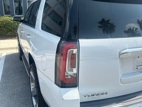 Used 2018 GMC Yukon Denali RWD image 4