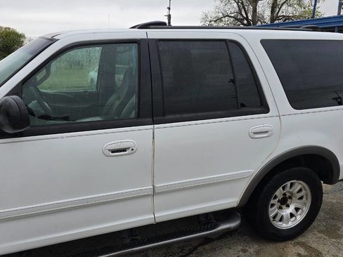 Used 2000 Ford Expedition XLT image 2