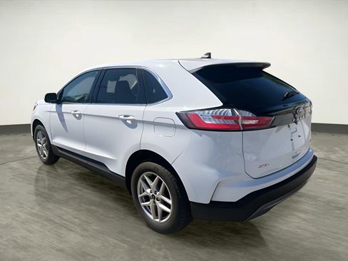 Used 2024 Ford Edge SEL image 9