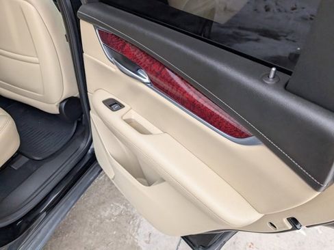 Used 2019 Cadillac XT5 Premium Luxury image 27