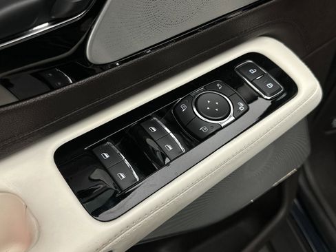 Used 2021 Lincoln Aviator Black Label Grand Touring w/ Class IV Trailer Tow Package image 15