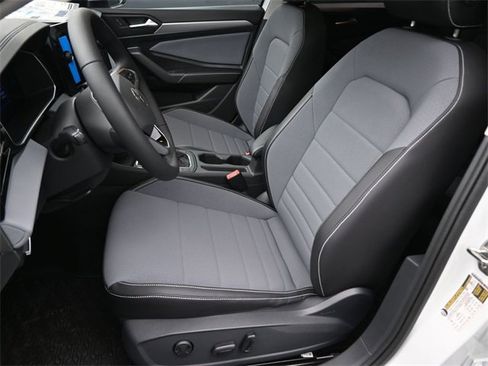 New 2026 Volkswagen Jetta SE image 10