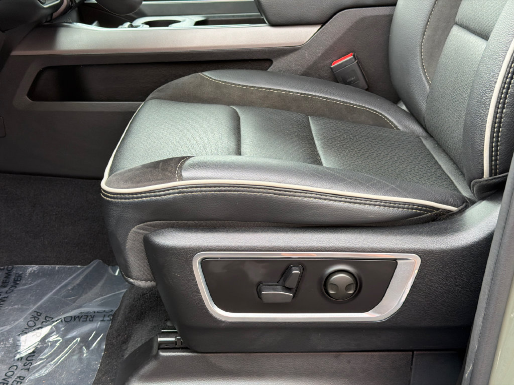 Used 2026 RAM 1500 Laramie AWD/4WD image 16