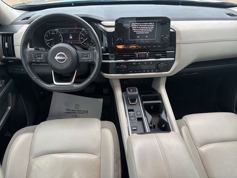Used 2023 Nissan Pathfinder SL image 12