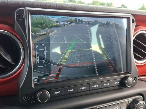 Used 2018 Jeep Wrangler Unlimited Rubicon AWD/4WD image 18
