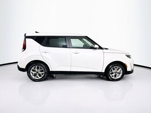 Used 2025 Kia Soul LX w/ LX Technology Package image 10