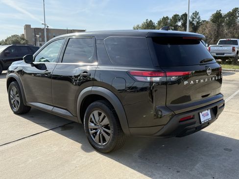 Used 2022 Nissan Pathfinder S image 7