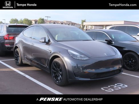 Used 2024 Tesla Model Y Long Range image 1