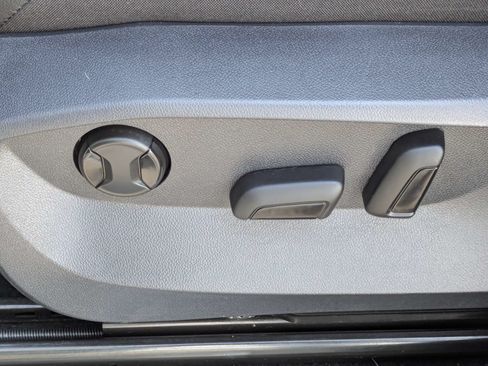 Used 2022 Volkswagen Tiguan SE R-Line FWD image 23