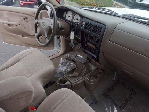 Used 2002 Toyota Tacoma 2WD Xtracab image 16