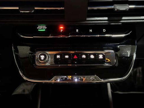 Certified 2025 Lincoln Corsair AWD image 7