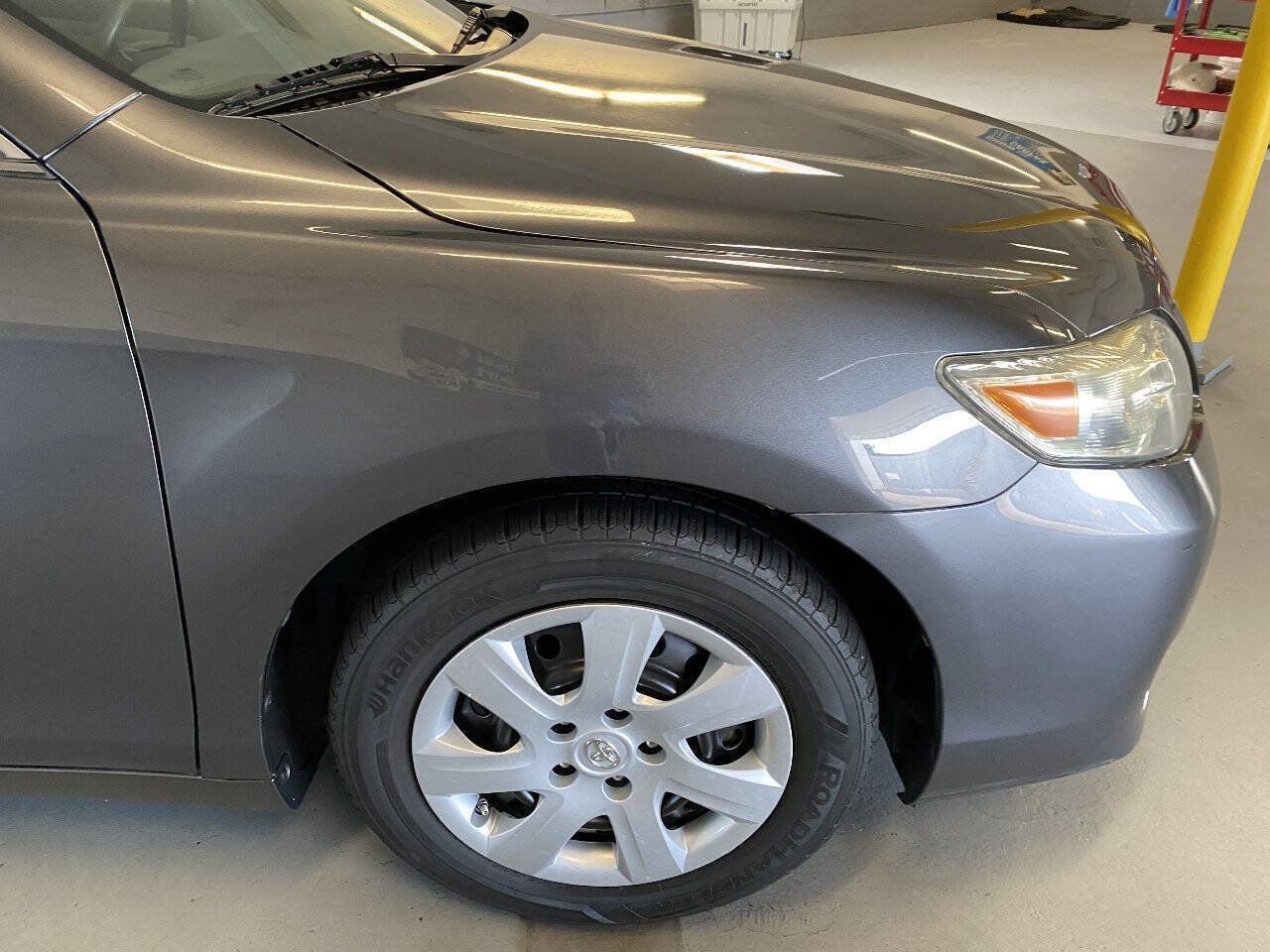 Used 2011 Toyota Camry LE FWD image 16