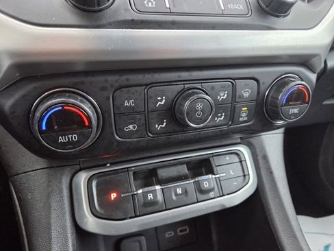 Used 2021 GMC Acadia SLE w/ Driver Convenience Package image 12